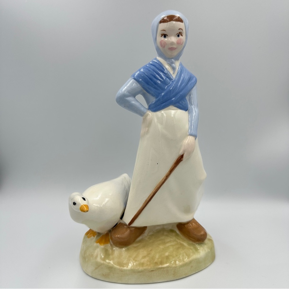 Vintage 1975 Duncan Ceramics Production Inc. Farm Girl With Goose
